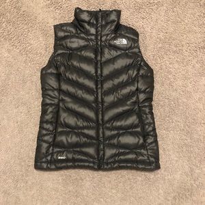 NORTH FACE vest black with pockets/zippers
